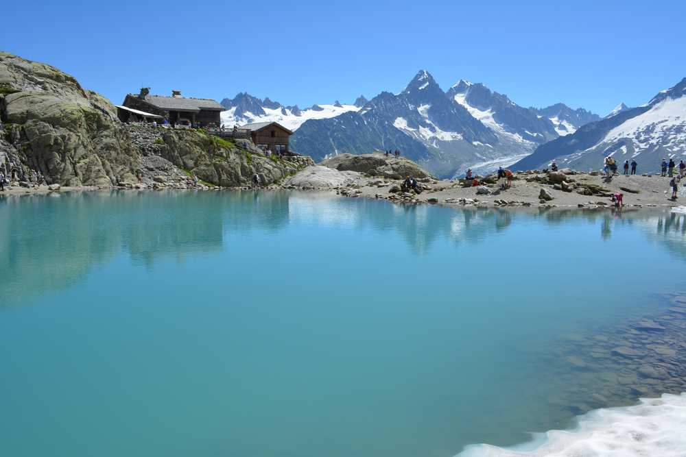 randonneurs autour du lac blanc en France