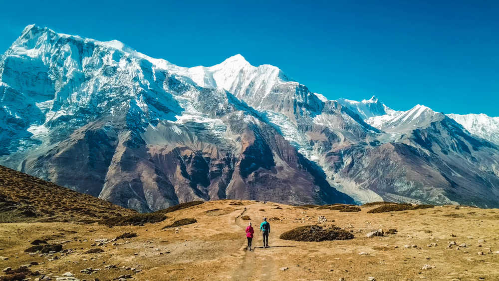 Randonneurs dans les vallées des Annapurnas au Népal