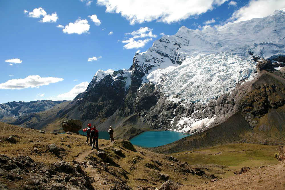 randonneurs devant Nevado Ausangate Montagne au Pérou