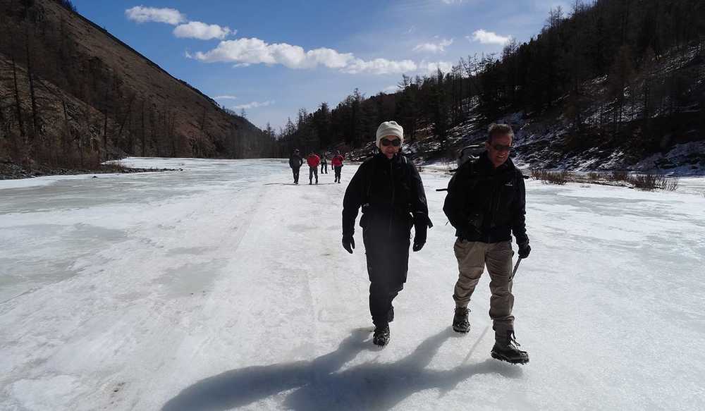 randonneurs pendant une randonnée pendant le TTI en Mongolie