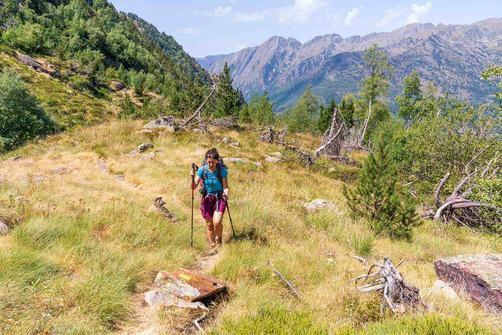 Randonneuse dans les Pyrénées catalanes, GR10, Pyrénées