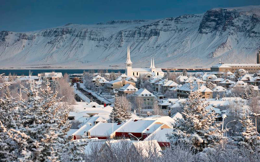 Reykjavik, ville sous la neige de la cote sud de l'Islande