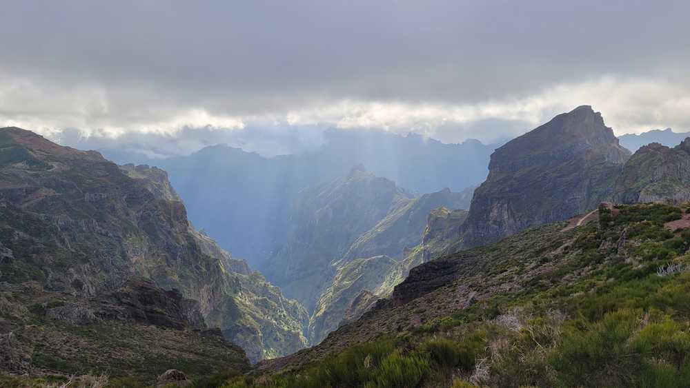 Route de Pico do Arieiro à Madère