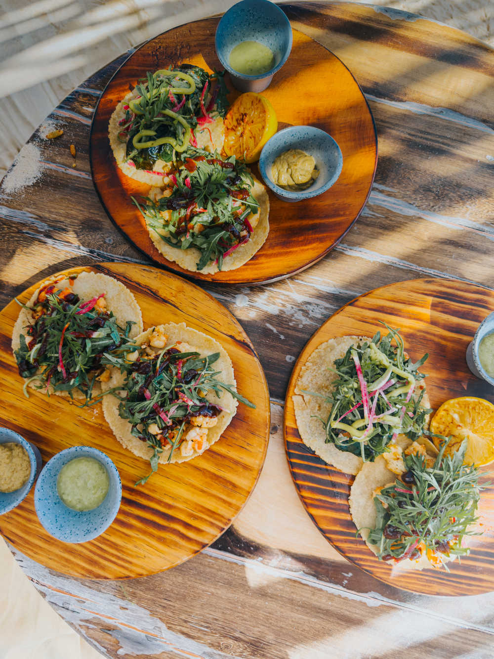 Tacos mexicains dans un restaurant en bord de plage a Tulum