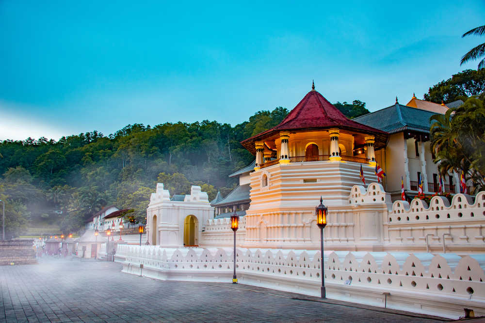 Temple de la Dent de Bouddha à Kandy au Sri Lanka