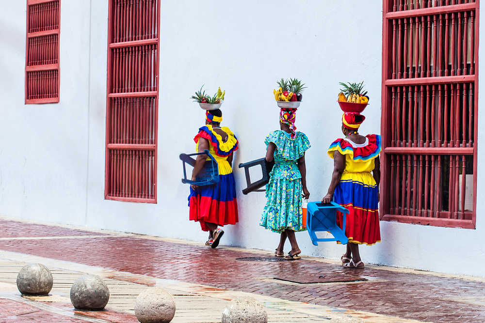 vendeuses-de-fruits-rue-colombienne