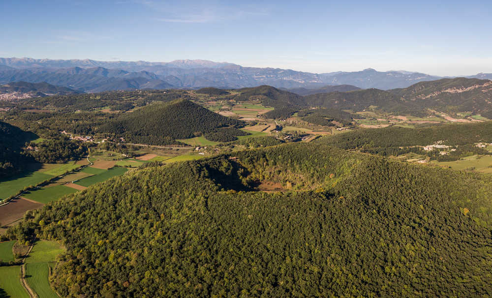 Vue aérienne sur le Parc et la zone volcanique de la Garrotxa en Catalogne en Espagne