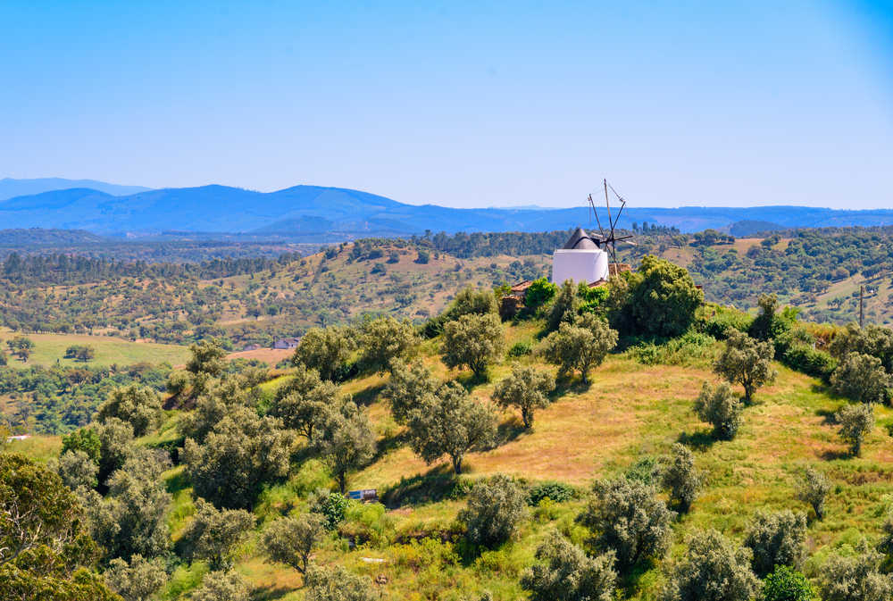 Vue panoramique d'une plaine dans la région d'Alentejo, Portugal