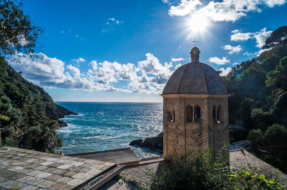 Vue sur la mer depuis l'abbaye San Fruttuoso, Cinque Terre, Italie