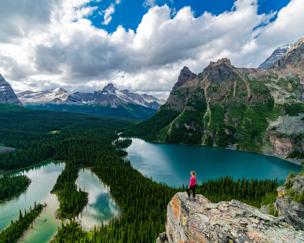 Vue sur le lac O'Hara dans les Rocheuses canadiennes