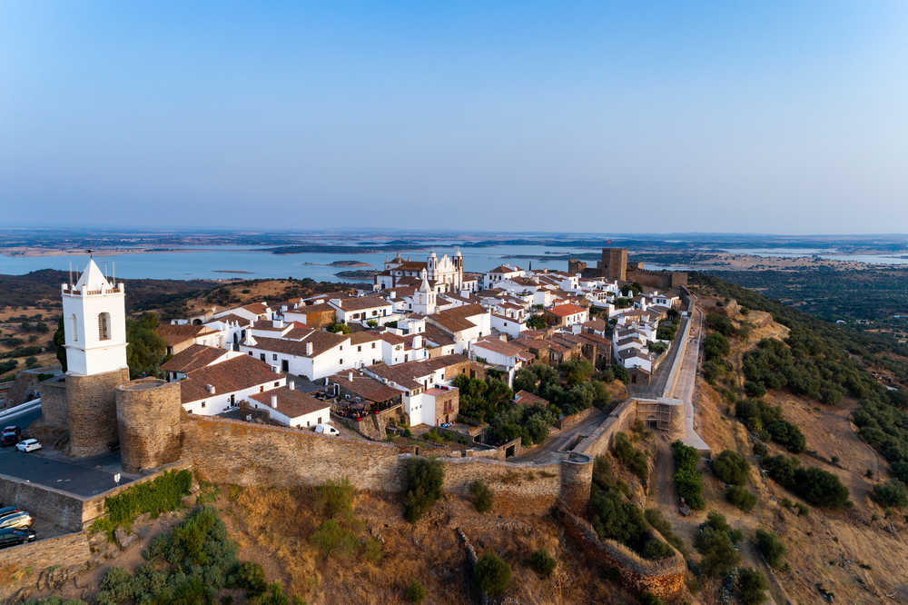 Vue sur le village de Monsaraz au Portugal