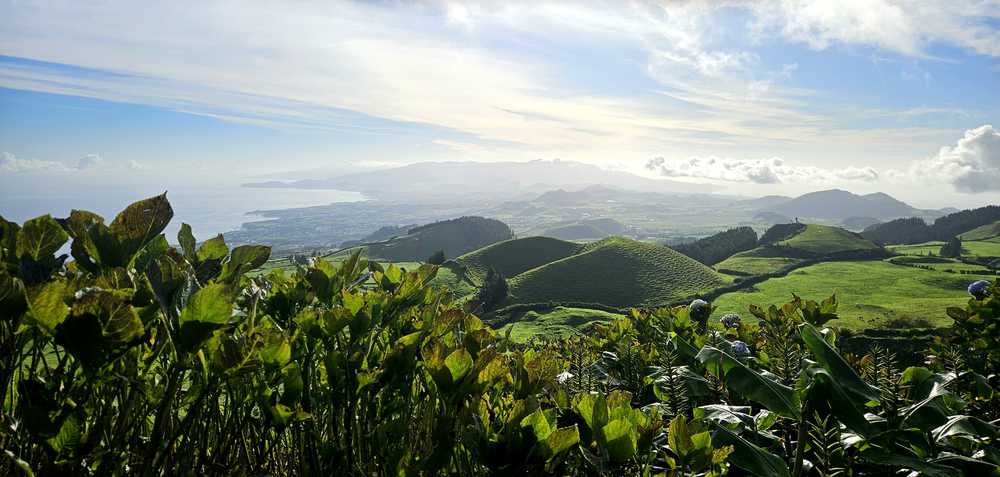 Vue sur les différents volcans de l'ile de Sao Miguel aux Açores