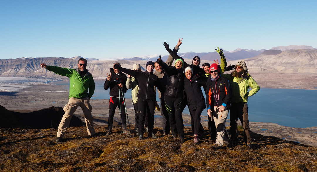 Photo de groupe au Spitzberg sur les sommets d'Ekman