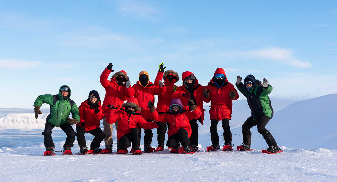 Photo de notre super groupe © Sylvain Guyon Photo de groupe au Spitzberg l'hiver