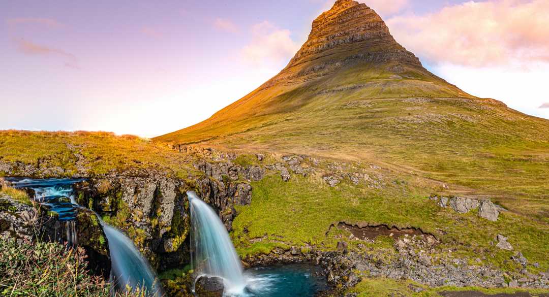 Vue sur Kirkjufellsfossar, en été