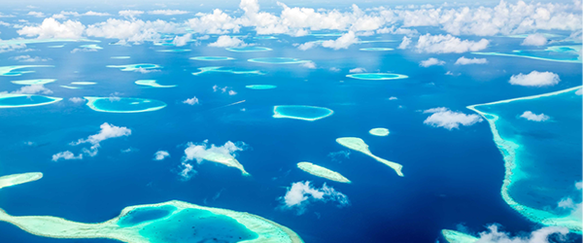 Vue du ciel sur les îles des Maldives