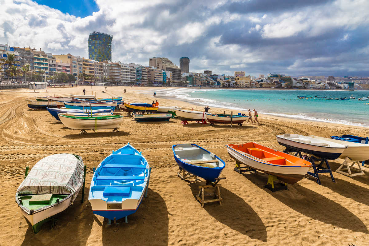 Bateaux à la plage de Las Palmas, Gran Canaria, Canaries