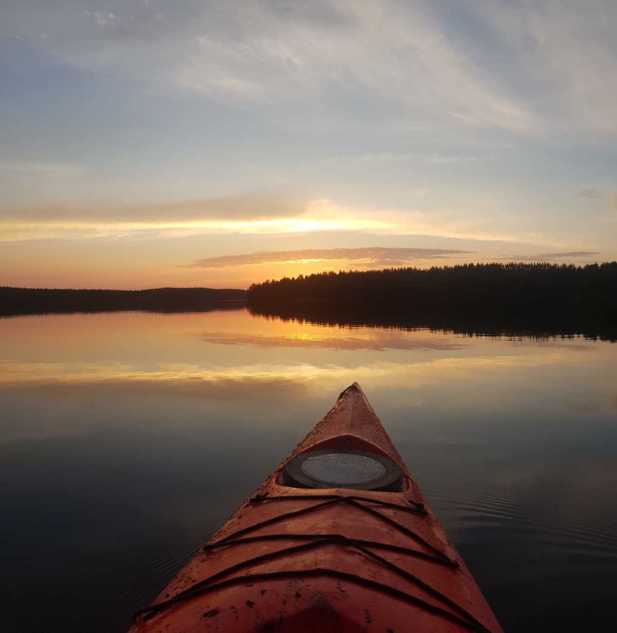 Canoë sur un lac en Finlande © Vivares Ludovic Canoë sur un lac en Finlande