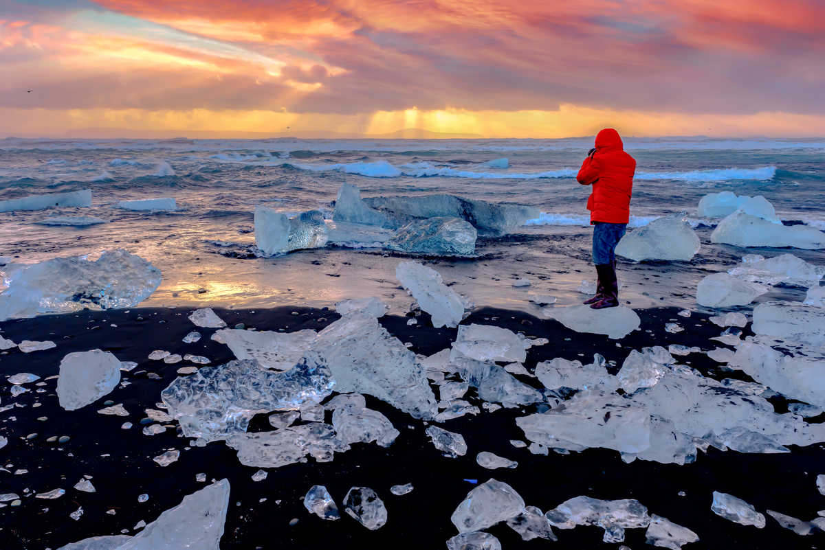 coucher de soleil sur la plage de diamants, Islande, Jokulsarlon