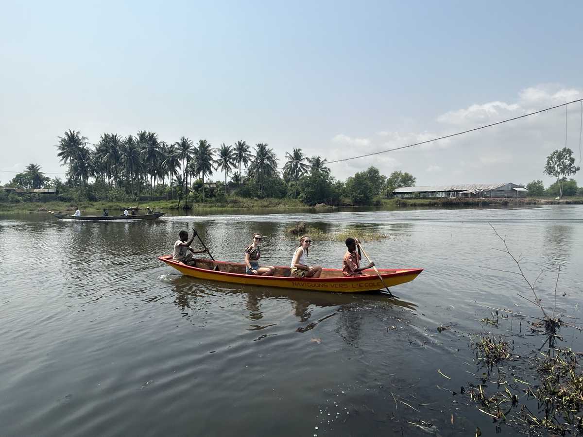 Double sens, voyage solidaire, vie locale, Bénin, navigation sur une pirogue