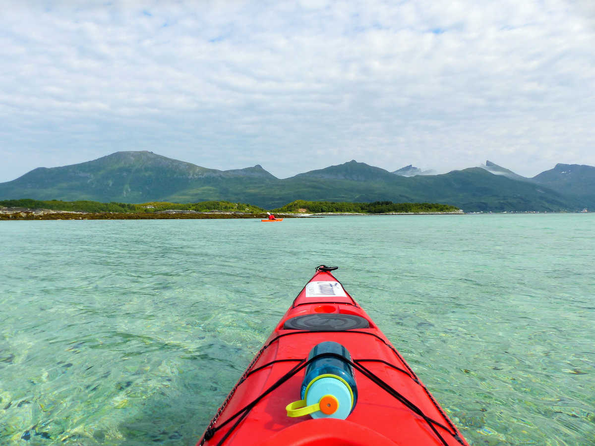 En kayak de mer dans le Nord de la Norvège © Mahe Morgane Voyage en kayak de mer dans les fjords de Norvège