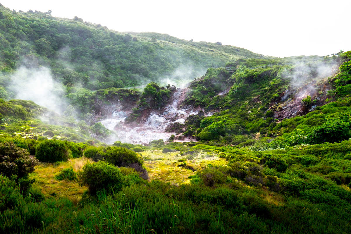 Furnas Açores © Adobe Stock Furnas Açores