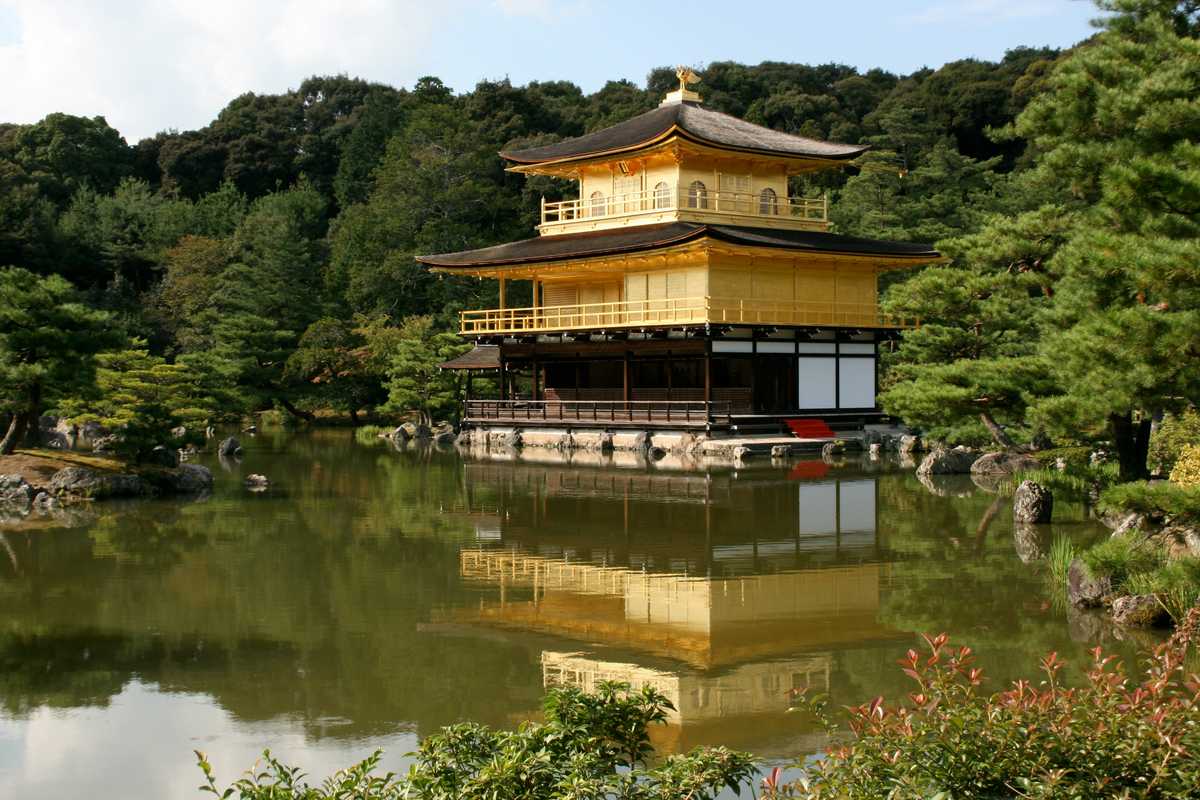 Kyoto temple Kinkaku-ji © Unsplash Kyoto temple Kinkaku-ji