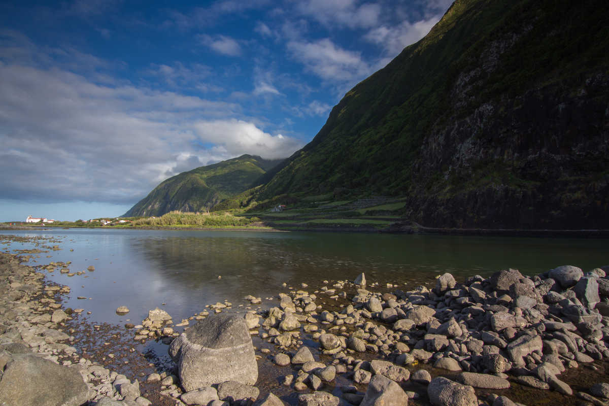 La Fajã de Santo Cristo à São Jorge Açores © Adobe Stock La Fajã de Santo Cristo à São Jorge Açores