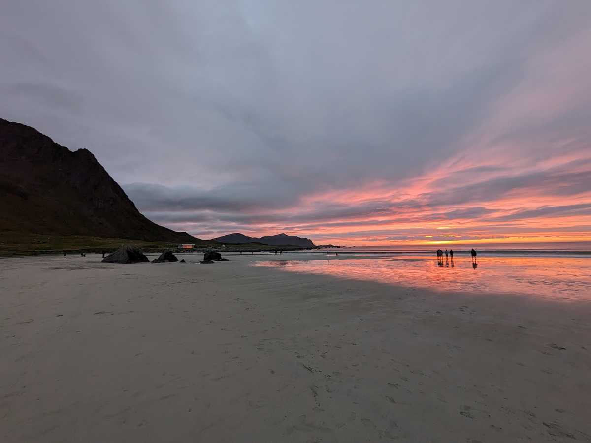 Plage de Ramberg au Lofoten Beach Camp