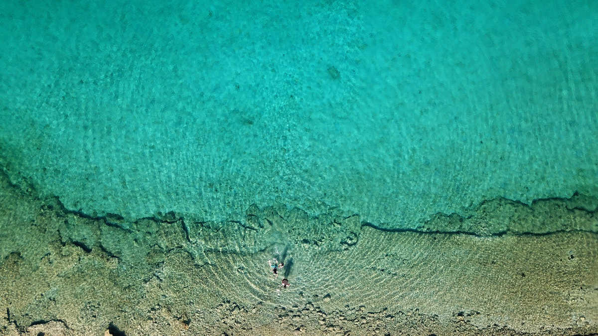 Plage sur une île des Cyclades en Grèce
