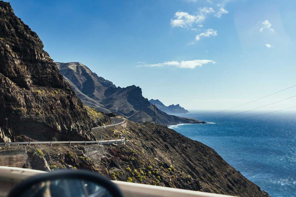 Routes de Gran Canaria au bord de l'Océan Pacifique