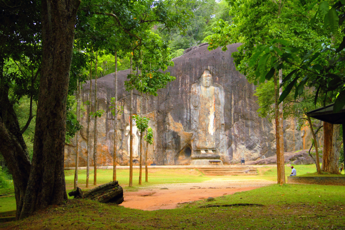 Sculpture bouddhiste sur le site de Buduruwagala au Sri Lanka