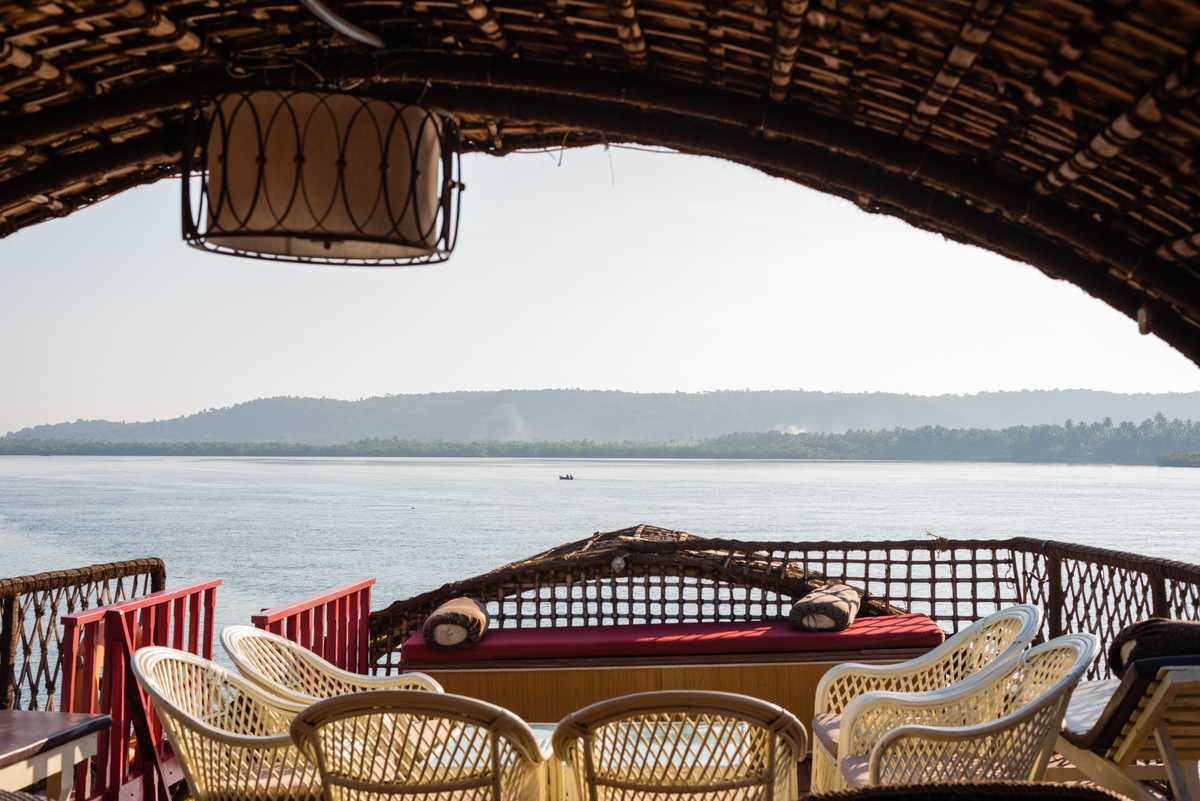 Terrasse d'un restaurant kéralais, Kerala, Inde