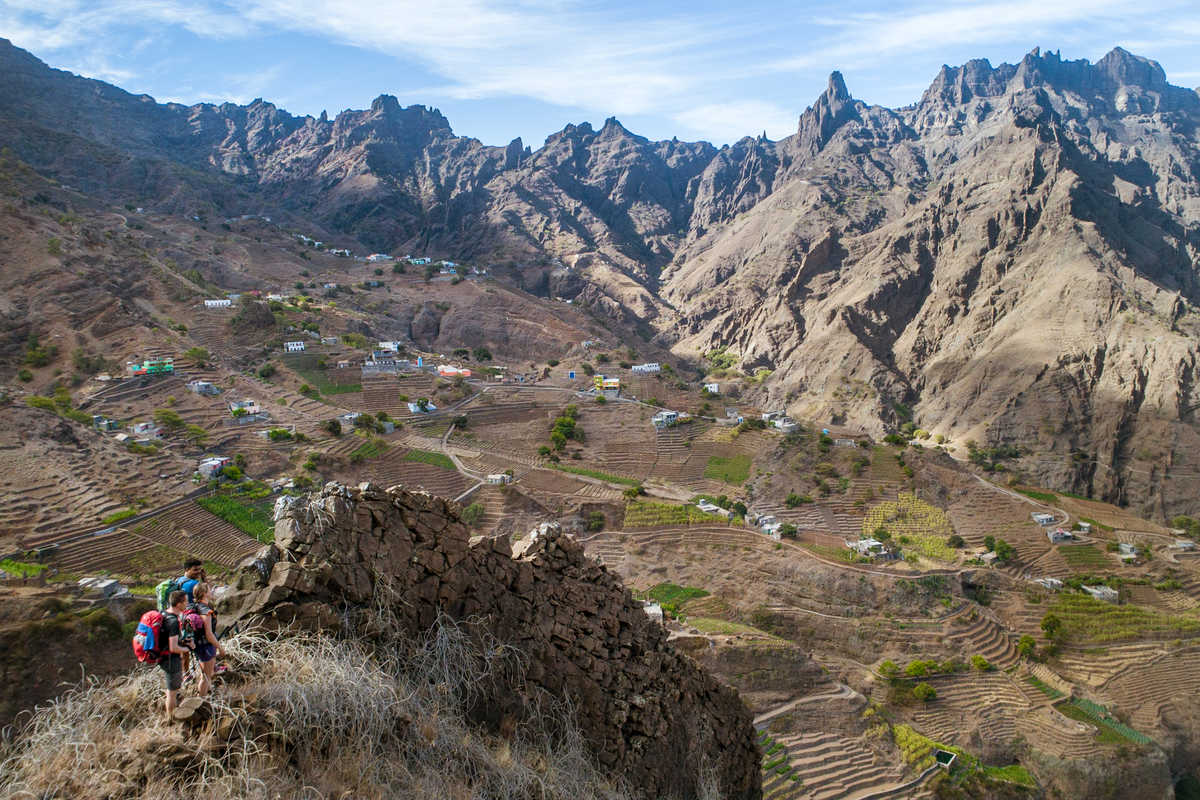 Trek sur l'île de Santo Antao, guide et randonneurs