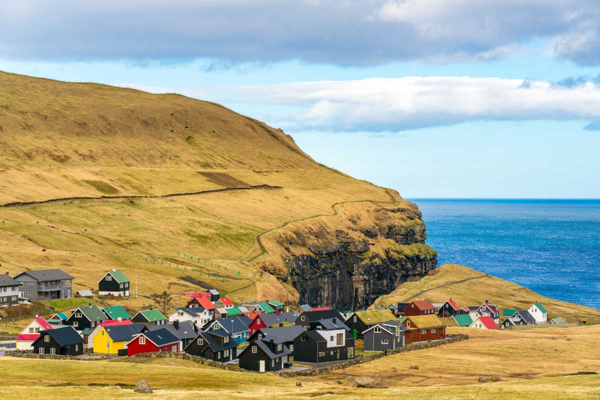 Village de Gjogv aux îles Féroé