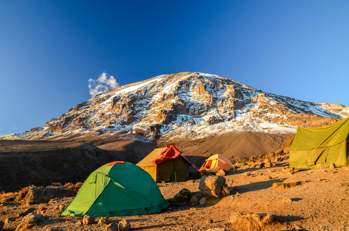 Vue  sur le mont Kilimandjaro, depuis le camp Karanga à 3995 m d'altitude, Tanzanie