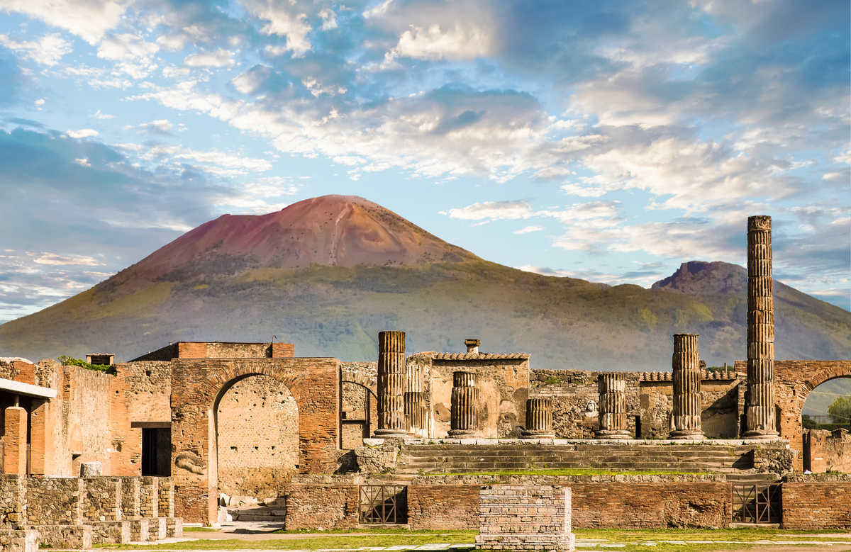 Vue sur le Vésuve et le site archéologique de Pompéi, Italie