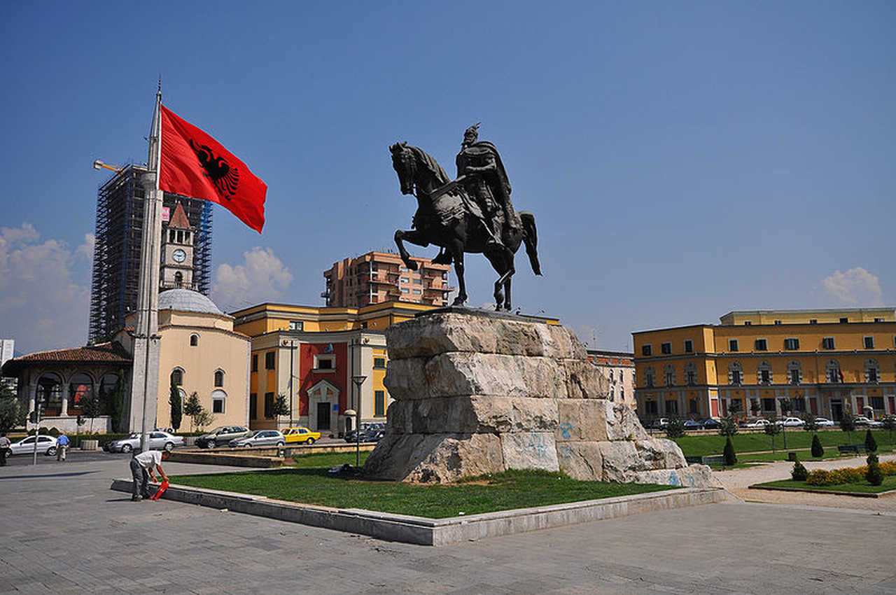 Albanie, Tirana, place Skanderberg
