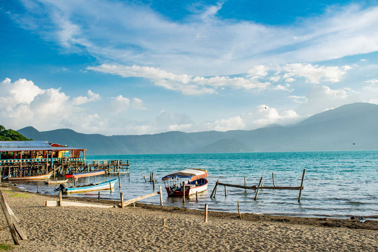 barques-bord-de-lac