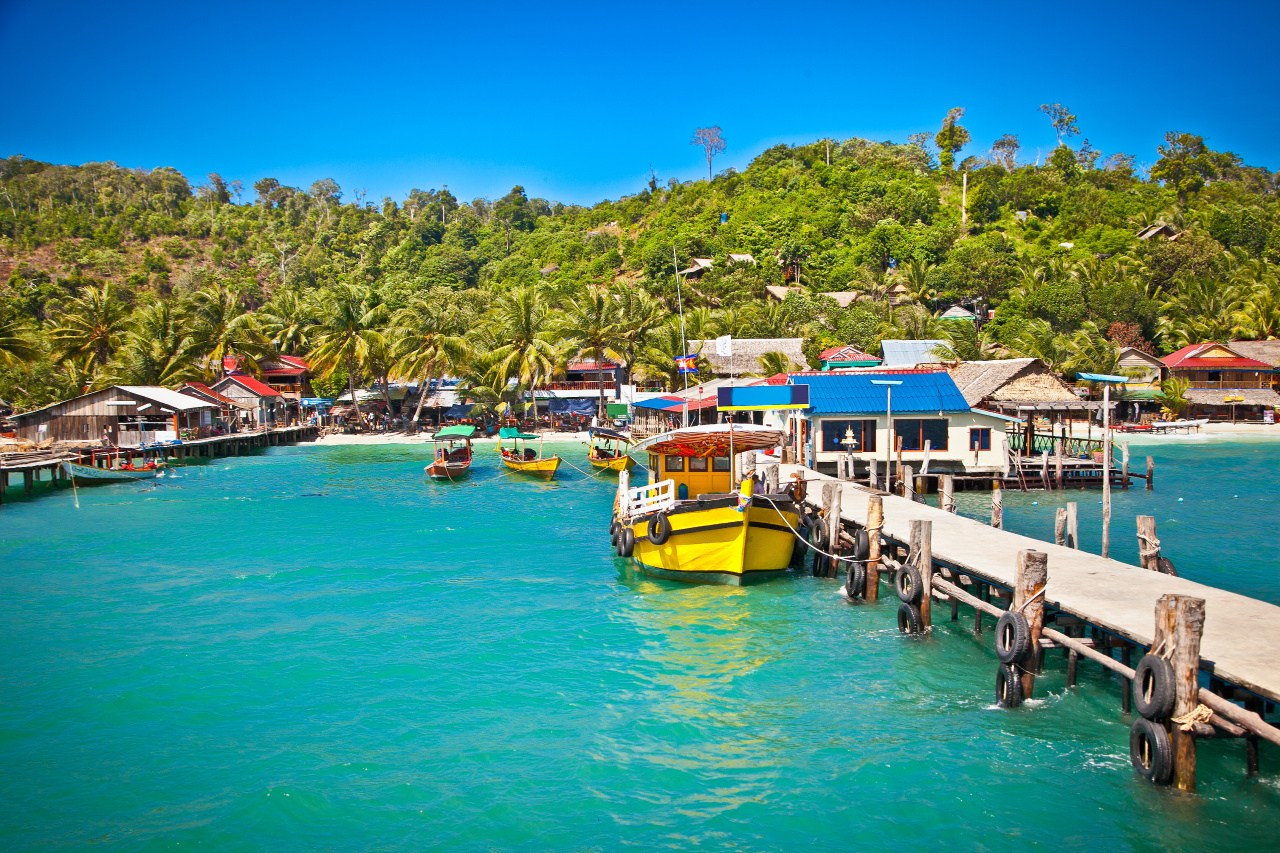 Bateau sur l'île de Koh Rong au Cambodge