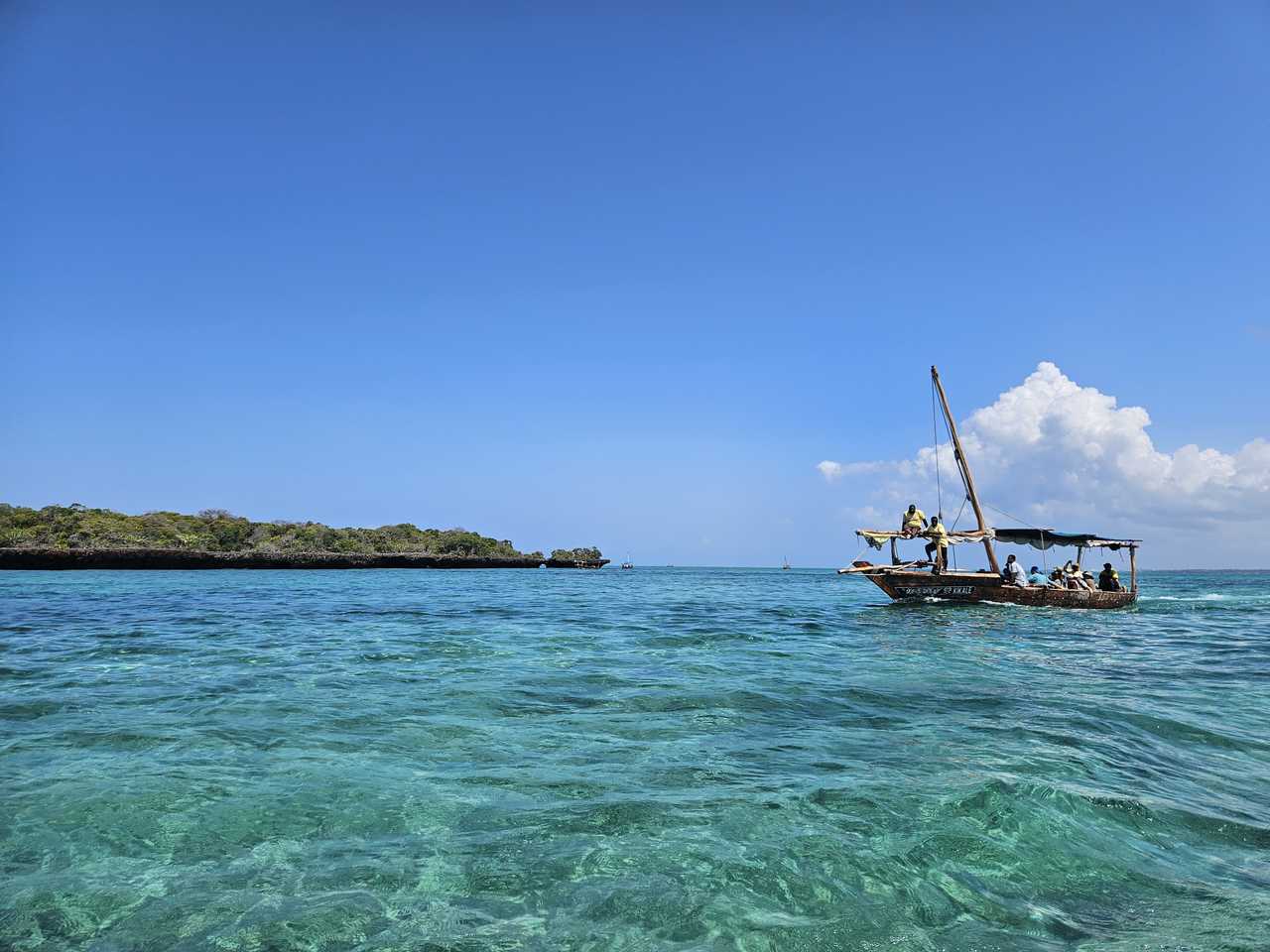 Bateau traditionnel dans l'océan Indien à Zanzibar