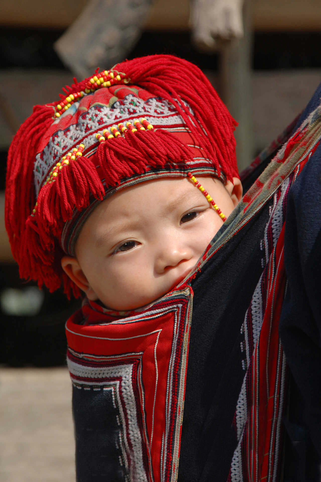 Bébé en habit traditionnel au Vietnam