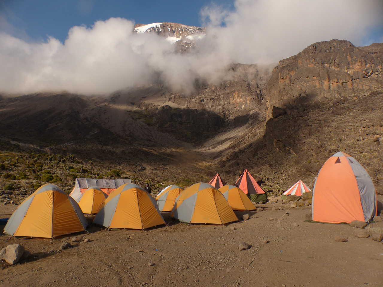 Camp de base de Machame du  Kilimandjaro en Tanzanie