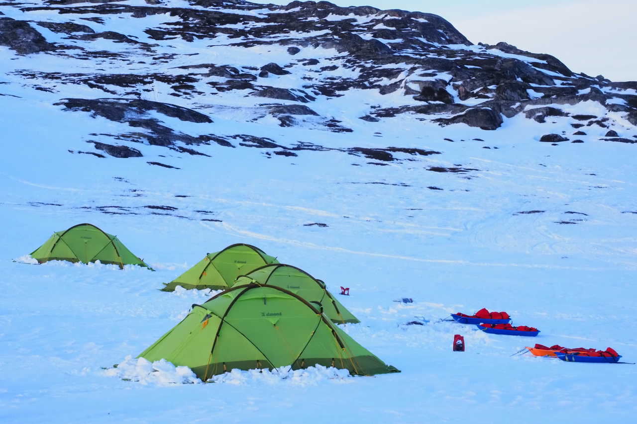 Camp de base l'hiver au Groenland West