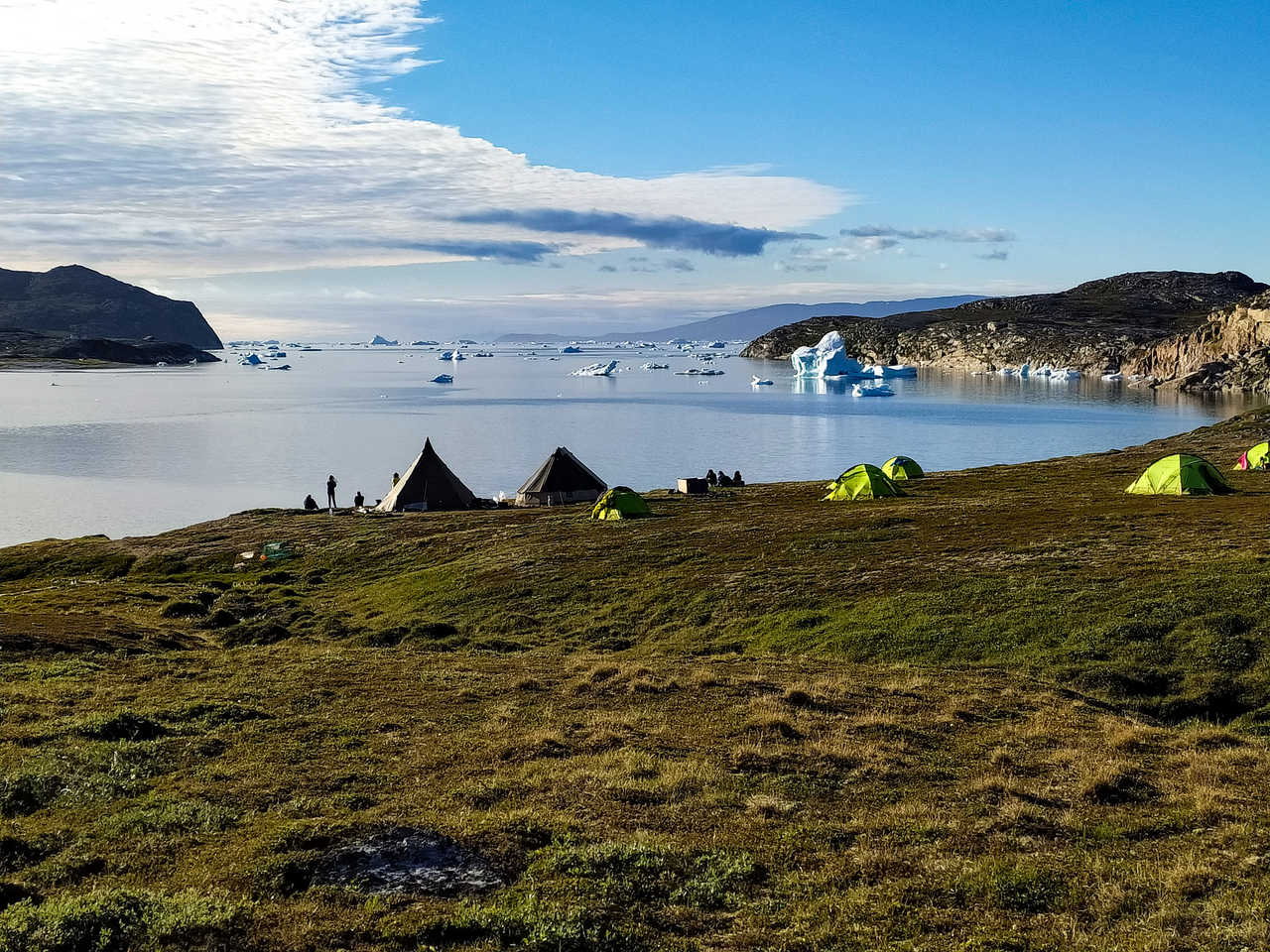 Camp de base pour un voyage aventure au Groenland