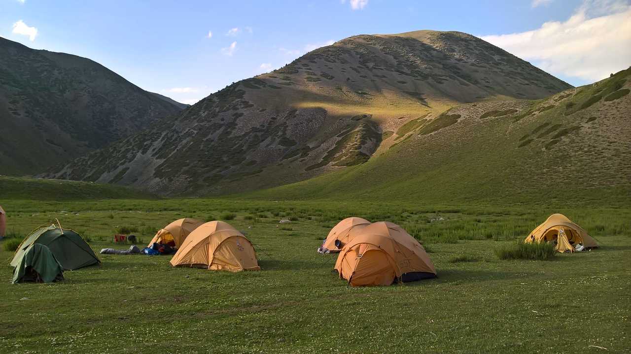 Campement lors du trek Kyzyk Oil - Song Koul