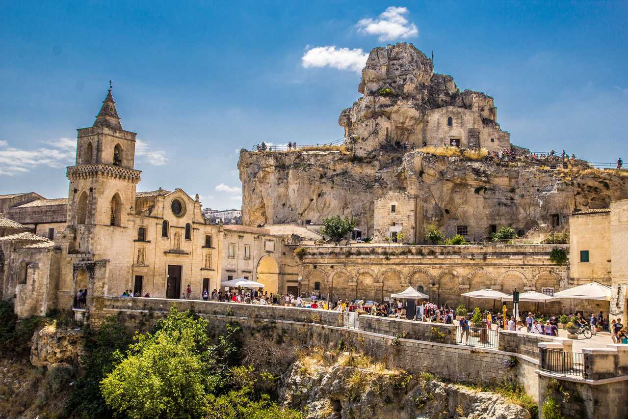 Cathédrale de Matera vue de la Gravina, Les Pouilles en Italie