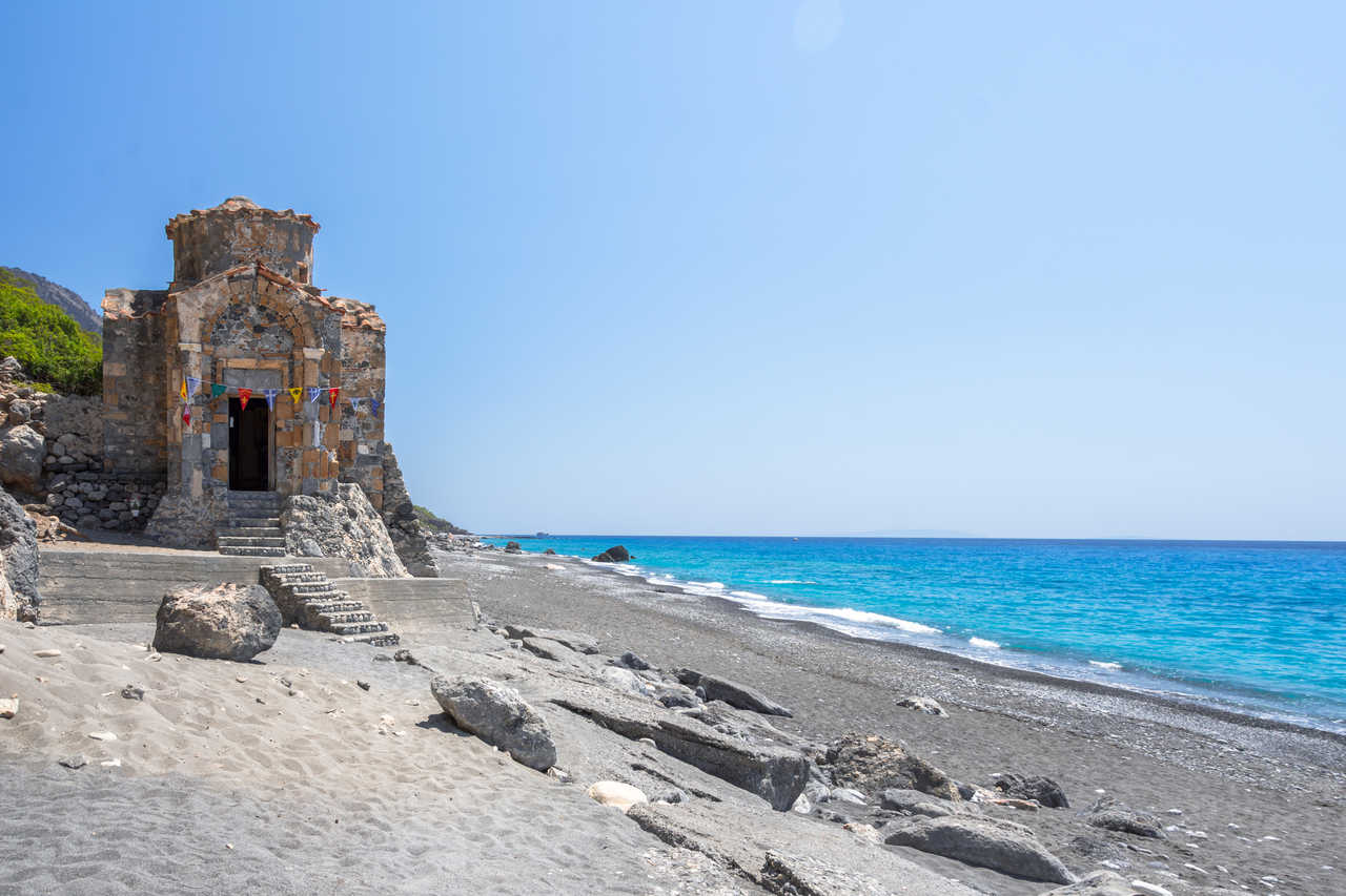 Chapelle Saint Paul et plage d'Agios Pavlos en Crète