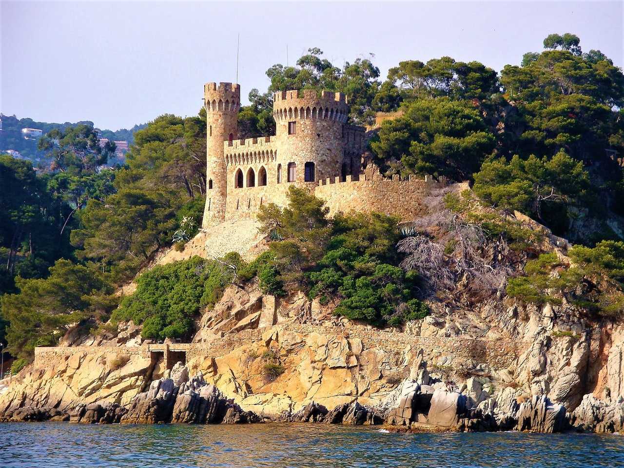 Château Sant Joan lors de la randonnée le long de la Costa Brava en Espagne