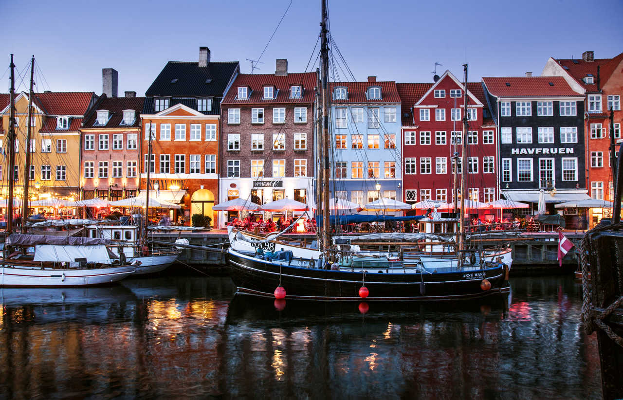 Copenhague son port et ses maisons colorées